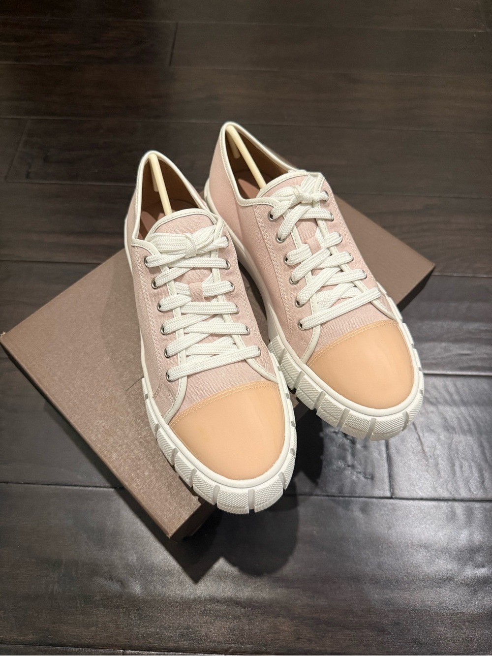 Línea Paolo Women’s Pink Canvas Low-Top Sneakers with Cream Accents